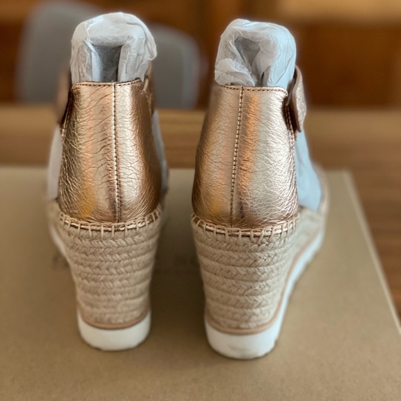 Gentle Souls sandals - Picture 7 of 12